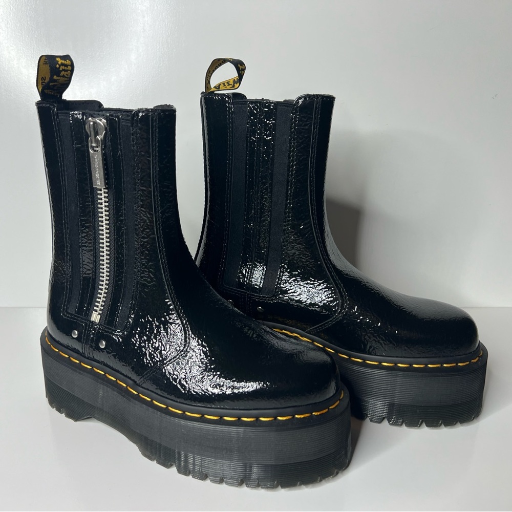 Doc Martens NWOT Max Distressed Patent Chelsea Platform 2976 Zip Boots Size 7